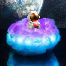 Carica l&#39;immagine nel visualizzatore di Gallery, Woodtoolz Cloud Astronaut Lamp
