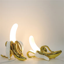 Charger l&#39;image dans la galerie, Woodtoolz Banana Desk Lamp
