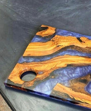 Charger l&#39;image dans la galerie, Charcuterie/cutting/cheese board/tray Wood/wooden resin epoxy
